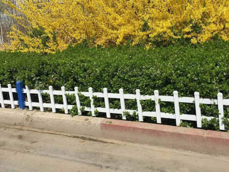 鋅鋼草坪護欄